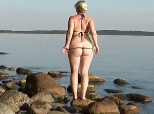 Naked ass-flashing butts